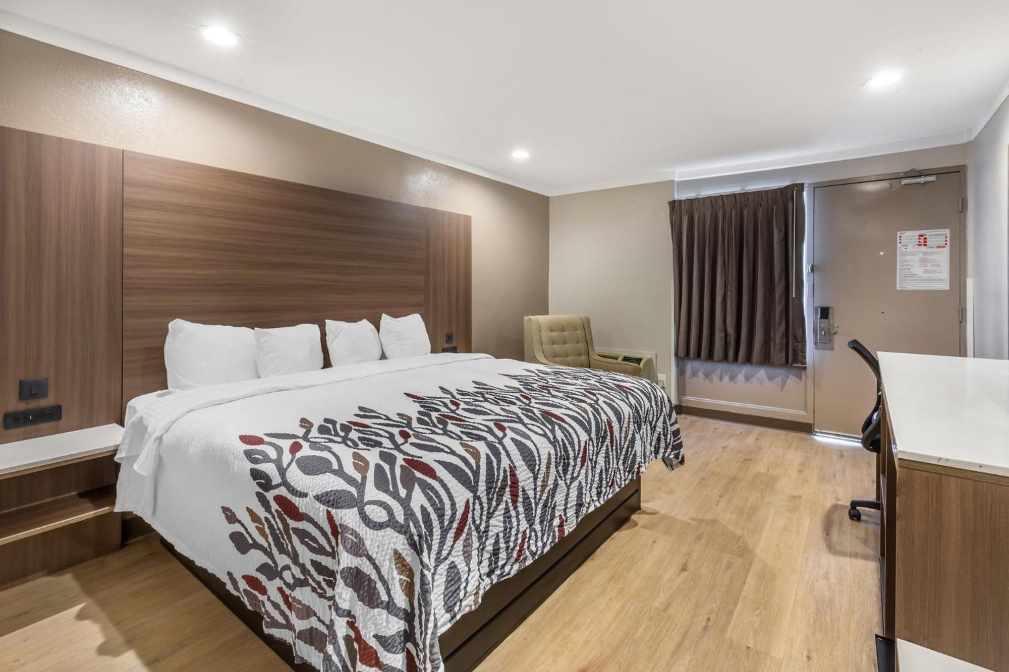 Red Roof Inn Raleigh Northeast - Downtown Ngoại thất bức ảnh