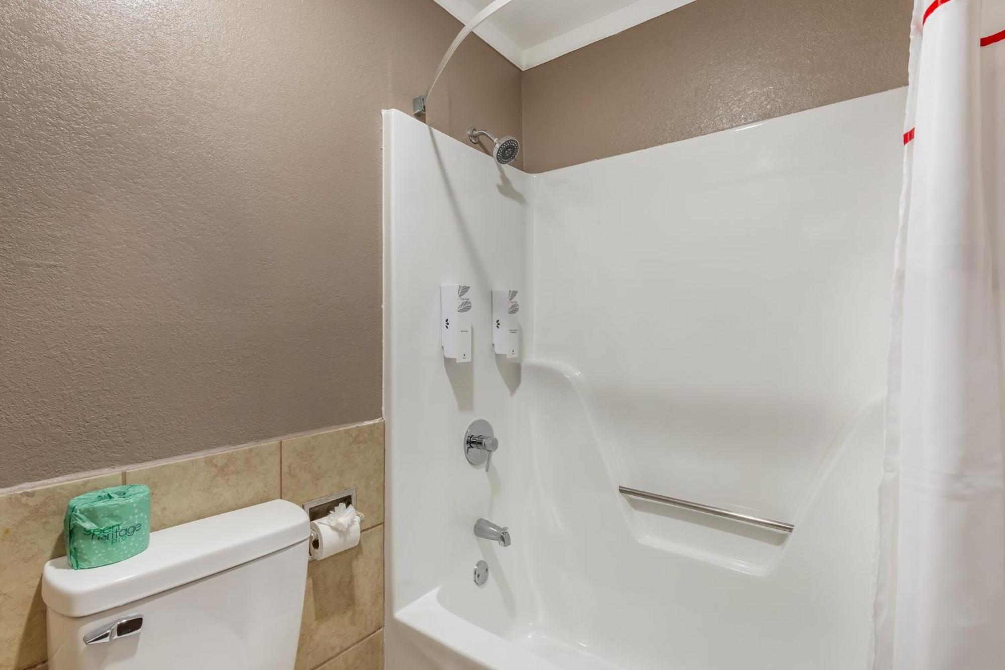 Red Roof Inn Raleigh Northeast - Downtown Ngoại thất bức ảnh