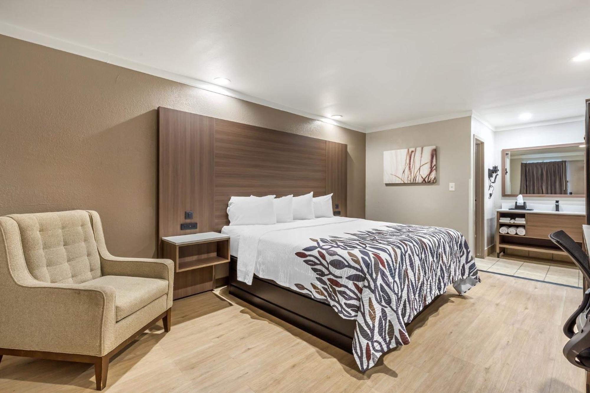 Red Roof Inn Raleigh Northeast - Downtown Ngoại thất bức ảnh