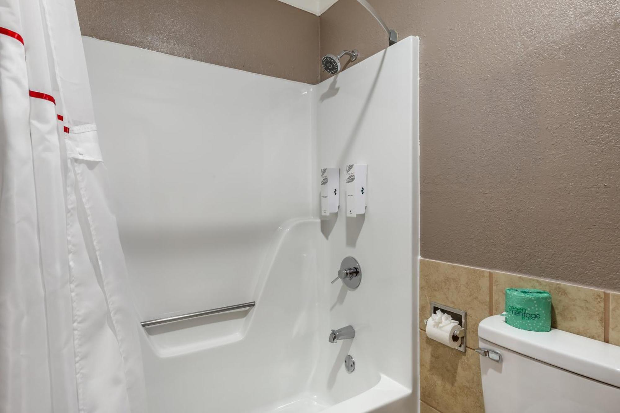 Red Roof Inn Raleigh Northeast - Downtown Ngoại thất bức ảnh